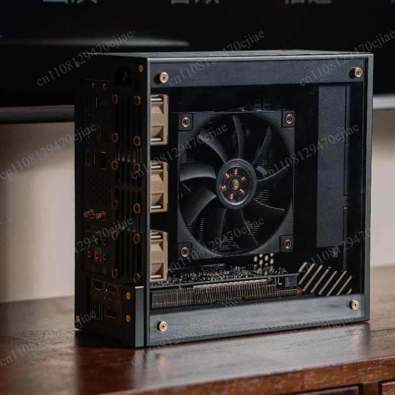 LP P6 CNCアルミニウム製ミニITXケース - RTX - Sff Mini Itx Cnc Aluminum Chassis のレビューと価格